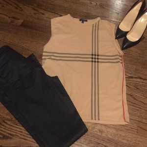 Burberry Top size M. Never worn